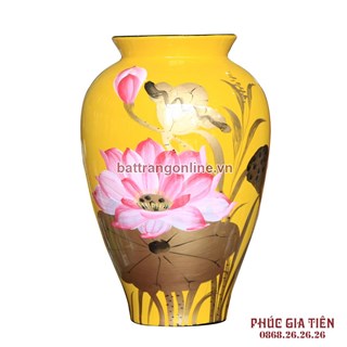 Bình sơn mài đùi dế vẽ hoa sen nền vàng cao 28cm