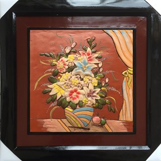 Tranh gốm vẽ giỏ hoa - 50x50cm